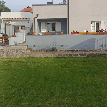 Caveromane Apartman