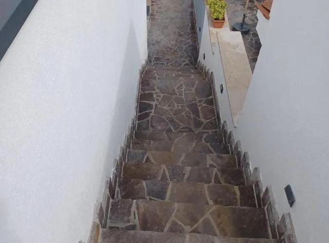 Caveromane Lejlighed *