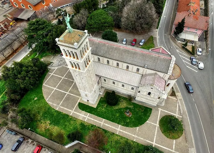 Caveromane Lejlighed