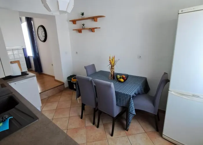 Lejlighed Caveromane