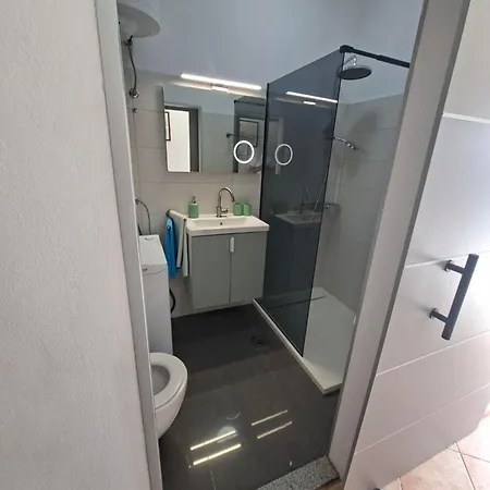 Apartman Caveromane *